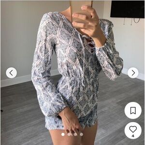 Abercrombie & Fitch size Small blue & white long sleeve romper. {008}